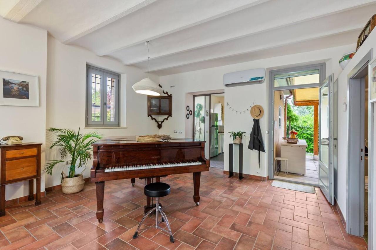 Ostra Grande Villa Storica Per Vacanze Con Giardino Privato E Piscina מראה חיצוני תמונה