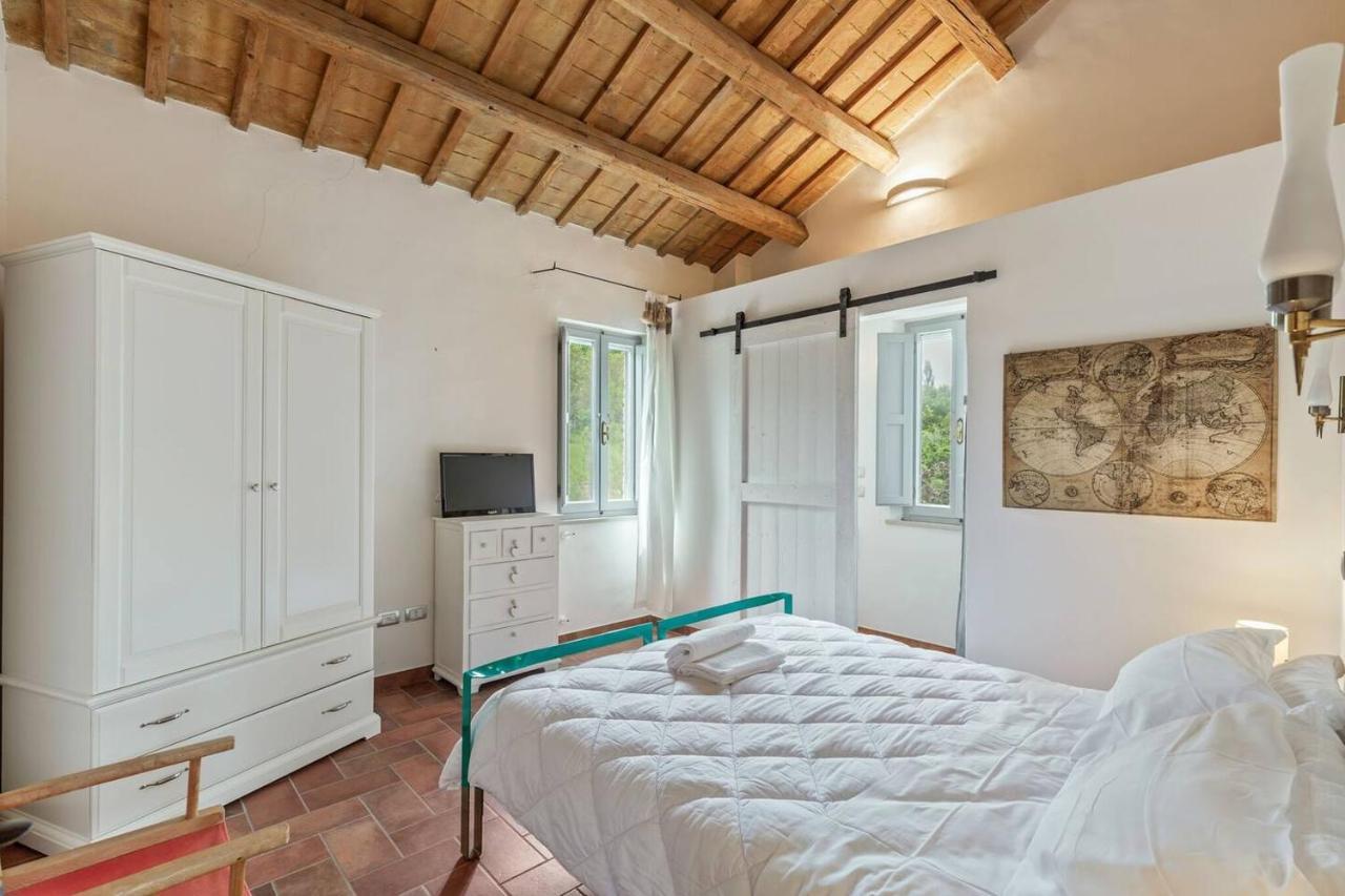 Ostra Grande Villa Storica Per Vacanze Con Giardino Privato E Piscina מראה חיצוני תמונה
