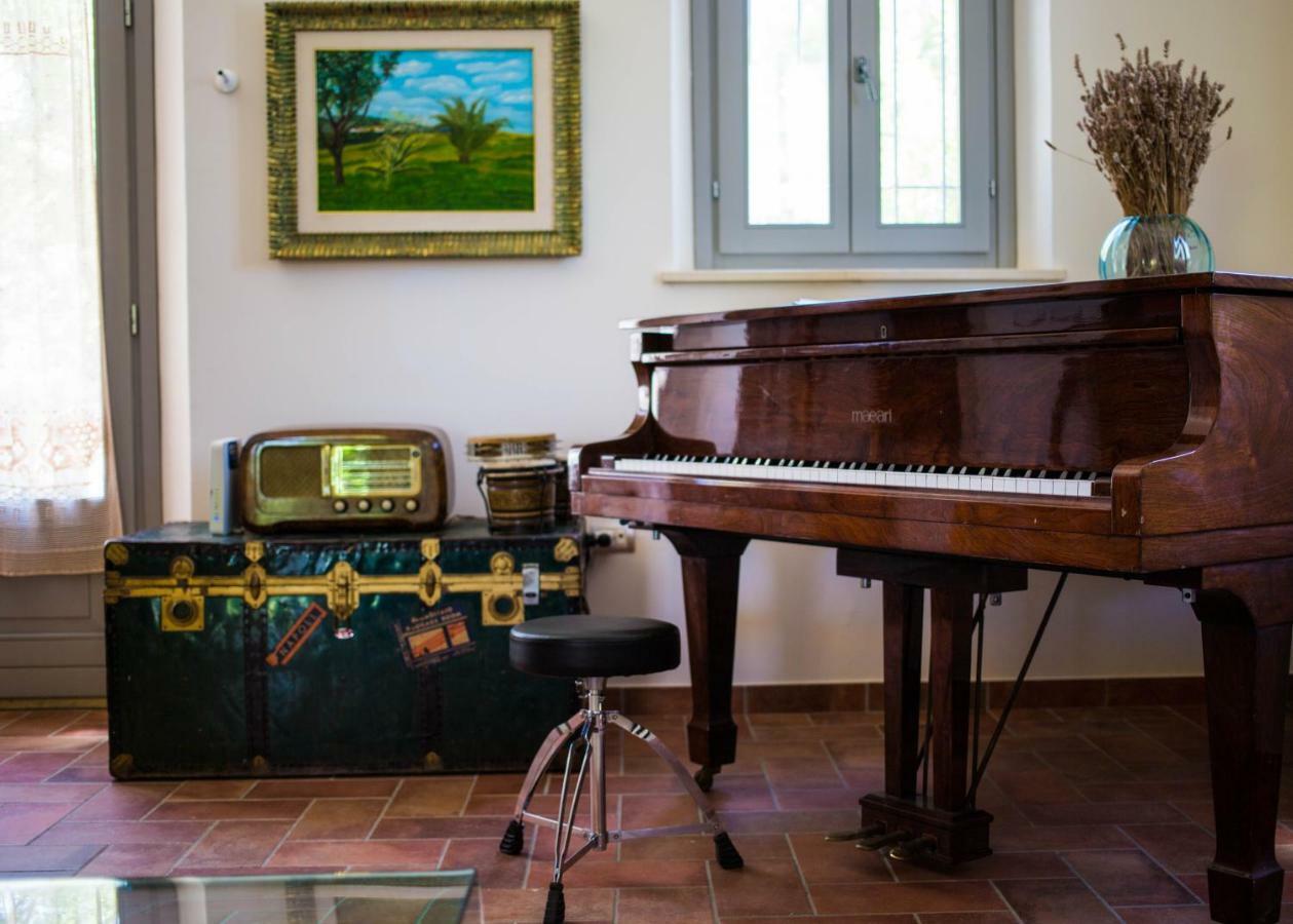 Ostra Grande Villa Storica Per Vacanze Con Giardino Privato E Piscina מראה חיצוני תמונה